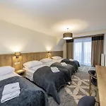 Grand Stasinda Bal Sylwestrowy Animacje Impreza Integracyjna Dwa Posiłki Bogaty Bufet Baseny Kręgielnia Grota Sauny Squash Siłownia Place Zabaw Widoki 1000mnpm Bukowina Tatrzańska