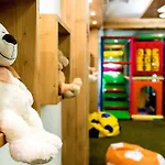 Ośrodek wypoczynkowy Grand Stasinda Bal Sylwestrowy Animacje Impreza Integracyjna Dwa Posiłki Bogaty Bufet Baseny Kręgielnia Grota Sauny Squash Siłownia Place Zabaw Widoki 1000mnpm 3*