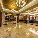 Ośrodek wypoczynkowy Grand Stasinda Bal Sylwestrowy Animacje Impreza Integracyjna Dwa Posiłki Bogaty Bufet Baseny Kręgielnia Grota Sauny Squash Siłownia Place Zabaw Widoki 1000mnpm Bukowina Tatrzańska