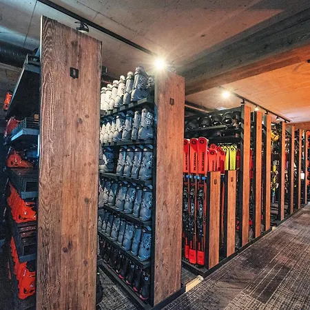 Semesteranläggning (resort) Grand Stasinda Bal Sylwestrowy Animacje Wlasny Stok Dwa Posilki Bogaty Bufet Baseny Kregielnia Grota Sauny Squash Silownia Place Zabaw Widoki 1000mnpm 3*