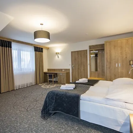 Grand Stasinda Bal Sylwestrowy Animacje Wlasny Stok Dwa Posilki Bogaty Bufet Baseny Kregielnia Grota Sauny Squash Silownia Place Zabaw Widoki 1000mnpm 3* Bukowina Tatrzańska