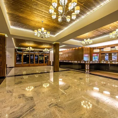 Resort Grand Stasinda Bal Sylwestrowy Animacje Wlasny Stok Dwa Posilki Bogaty Bufet Baseny Kregielnia Grota Sauny Squash Silownia Place Zabaw Widoki 1000mnpm Bukowina Tatrzańska