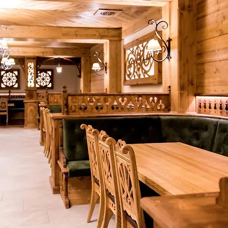 Semesteranläggning (resort) Grand Stasinda Bal Sylwestrowy Animacje Wlasny Stok Dwa Posilki Bogaty Bufet Baseny Kregielnia Grota Sauny Squash Silownia Place Zabaw Widoki 1000mnpm 3*