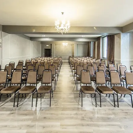 Grand Stasinda Bal Sylwestrowy Animacje Wlasny Stok Dwa Posilki Bogaty Bufet Baseny Kregielnia Grota Sauny Squash Silownia Place Zabaw Widoki 1000mnpm