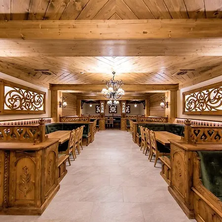Grand Stasinda Bal Sylwestrowy Animacje Wlasny Stok Dwa Posilki Bogaty Bufet Baseny Kregielnia Grota Sauny Squash Silownia Place Zabaw Widoki 1000mnpm Semesteranläggning (resort)