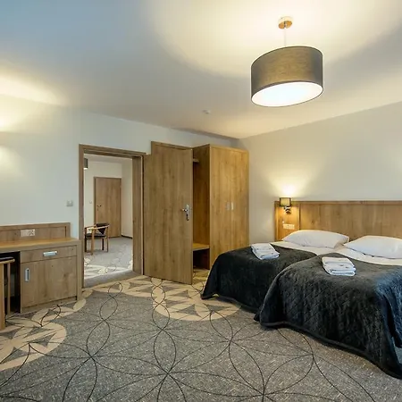 Grand Stasinda Bal Sylwestrowy Animacje Wlasny Stok Dwa Posilki Bogaty Bufet Baseny Kregielnia Grota Sauny Squash Silownia Place Zabaw Widoki 1000mnpm Resort 3*