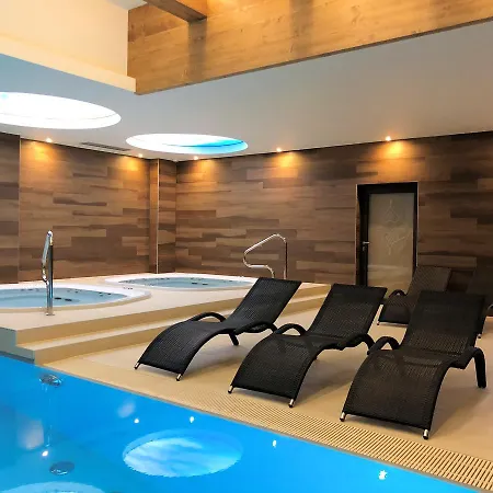 Resort Grand Stasinda Bal Sylwestrowy Animacje Wlasny Stok Dwa Posilki Bogaty Bufet Baseny Kregielnia Grota Sauny Squash Silownia Place Zabaw Widoki 1000mnpm