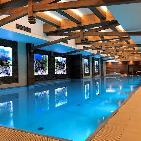 Semesteranläggning (resort) Grand Stasinda Bal Sylwestrowy Animacje Wlasny Stok Dwa Posilki Bogaty Bufet Baseny Kregielnia Grota Sauny Squash Silownia Place Zabaw Widoki 1000mnpm 3*