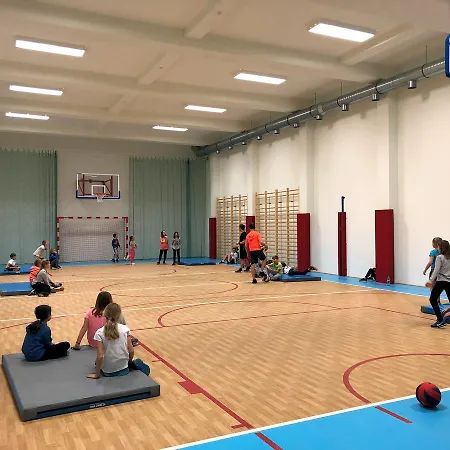 Semesteranläggning (resort) Grand Stasinda Bal Sylwestrowy Animacje Wlasny Stok Dwa Posilki Bogaty Bufet Baseny Kregielnia Grota Sauny Squash Silownia Place Zabaw Widoki 1000mnpm Bukowina Tatrzańska