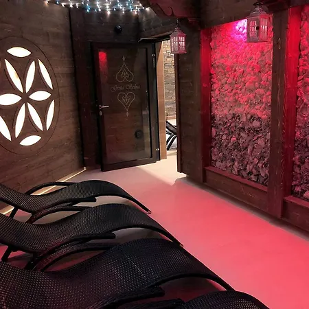 Grand Stasinda Bal Sylwestrowy Animacje Wlasny Stok Dwa Posilki Bogaty Bufet Baseny Kregielnia Grota Sauny Squash Silownia Place Zabaw Widoki 1000mnpm Semesteranläggning (resort) 3*